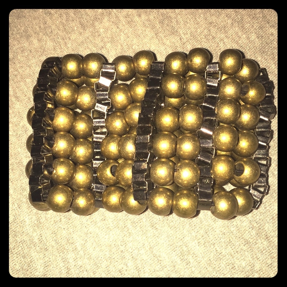 🔥🔥Beaded cuff 🔥🔥 - Picture 2 of 3